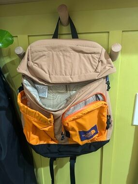 The North Face Mountain-S 18L Daypack